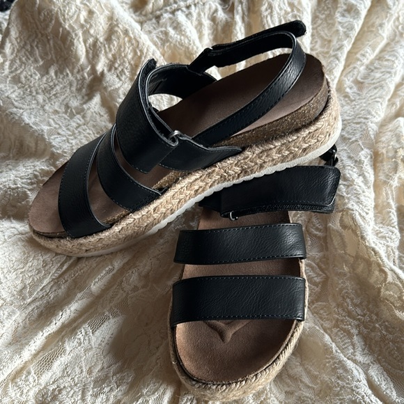 Ana platform Sandals - Picture 2 of 5